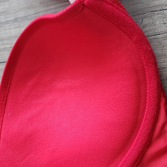 VICTORIA'S SECRET FABULOUS PLUNGE BRA SZ 32B FOR VALENTINE'S - Picture 8 of 9